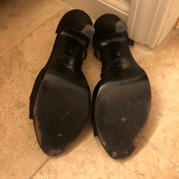 Black satin heel - Picture 4 of 4